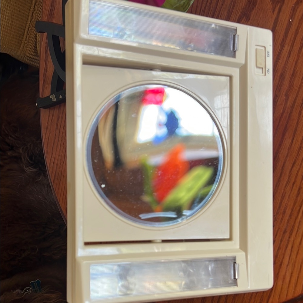 Source Unknown Cream Vanity Mirror with Lights
